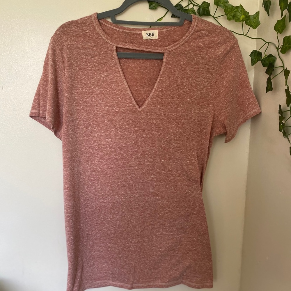 Buckle v-neck